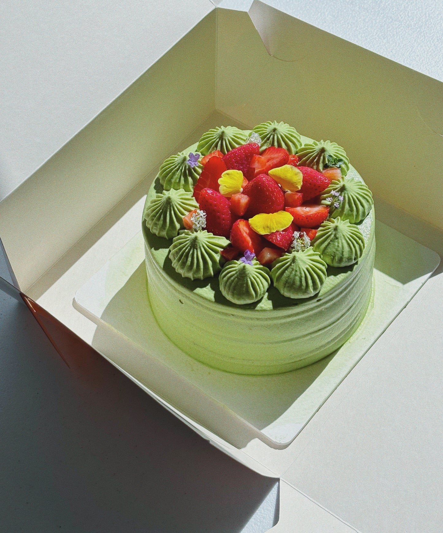 White Chocolate Matcha Chiffon Cake