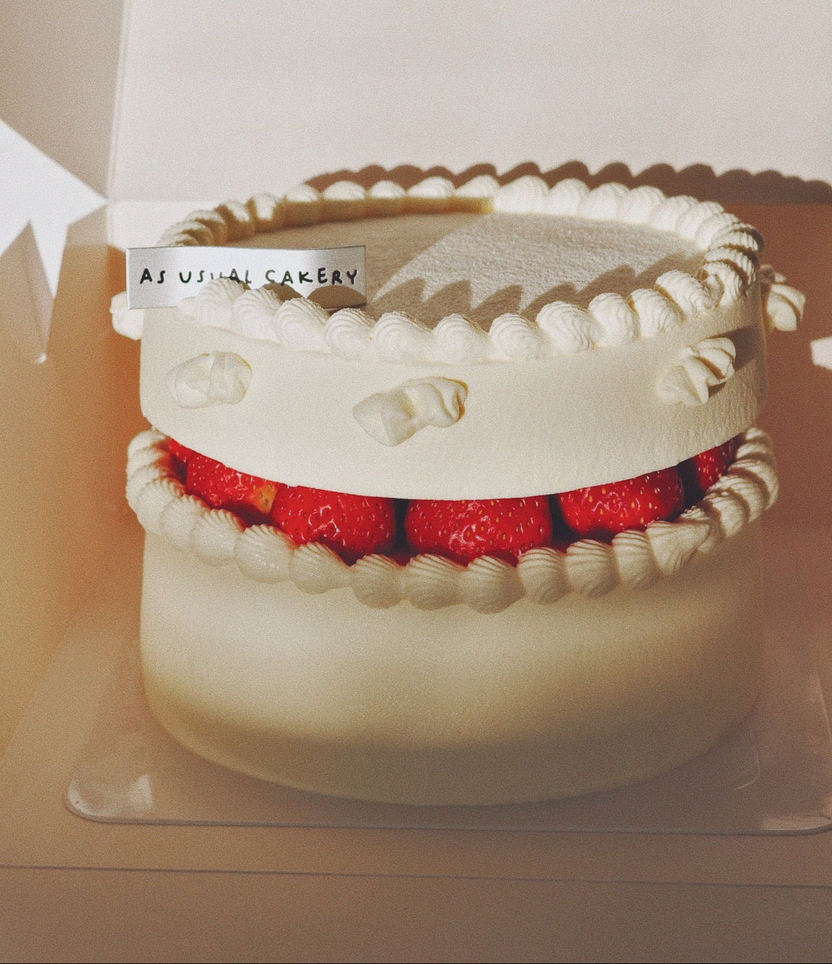 The Floating Strawberry Cake 🍓