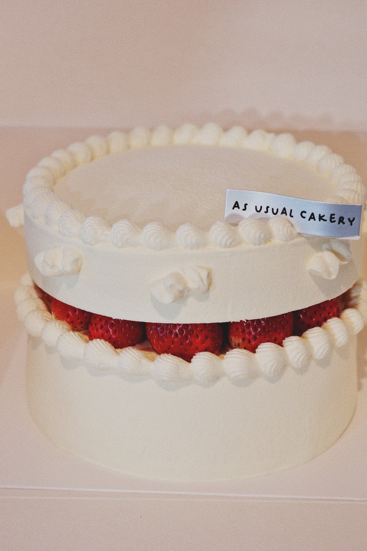 The Floating Strawberry Cake 🍓
