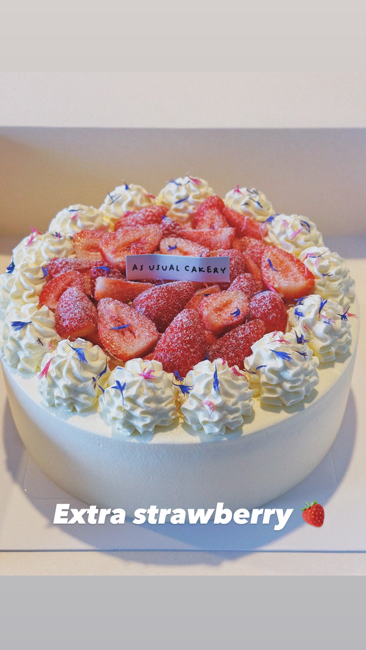 Strawberry Cream Chiffon Cake (Celebration discount)
