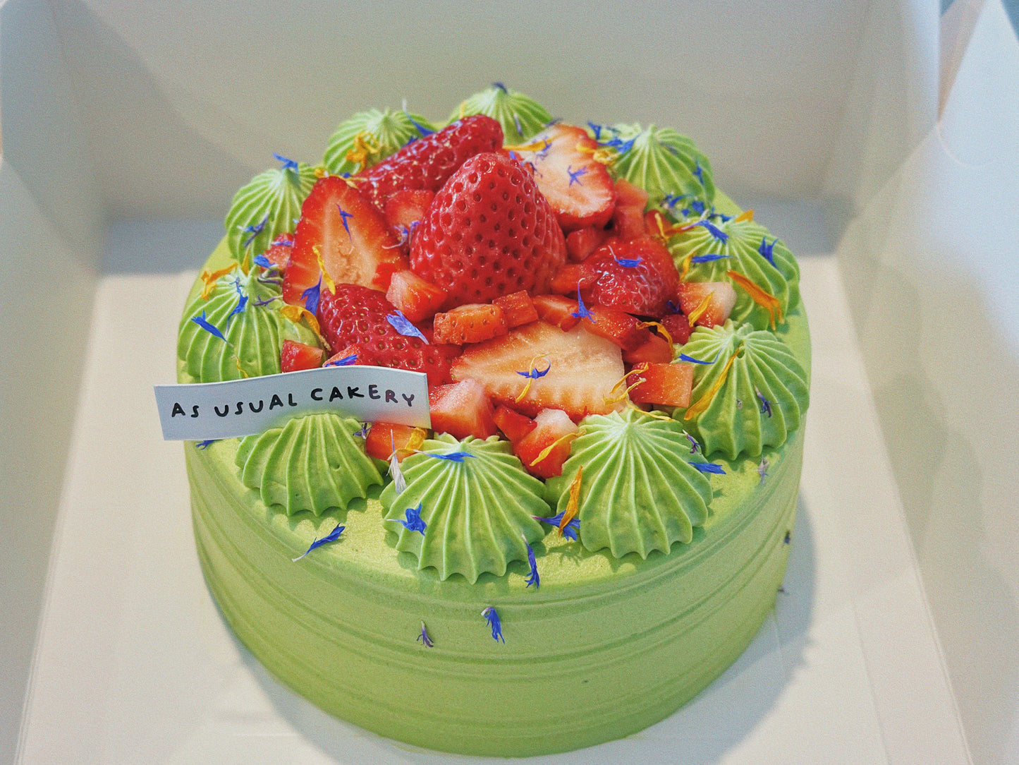 White Chocolate Matcha Chiffon Cake