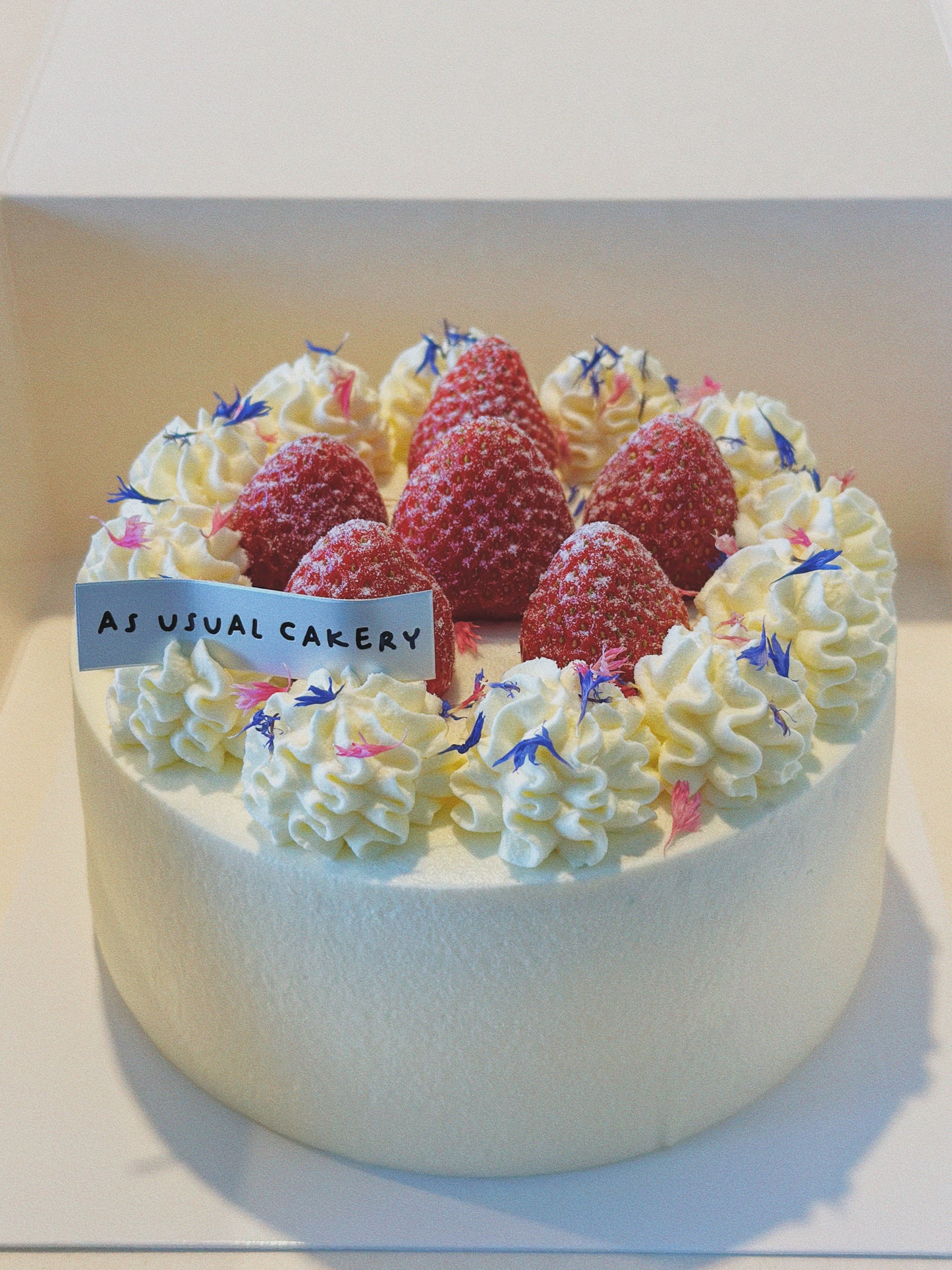 Strawberry Cream Chiffon Cake (Celebration discount)